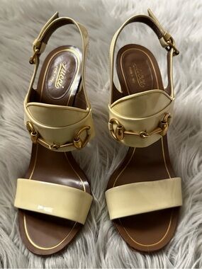 Gucci Horsebit Patent Leather Block Heel Sandals Ivory Cream Size 38 US 8